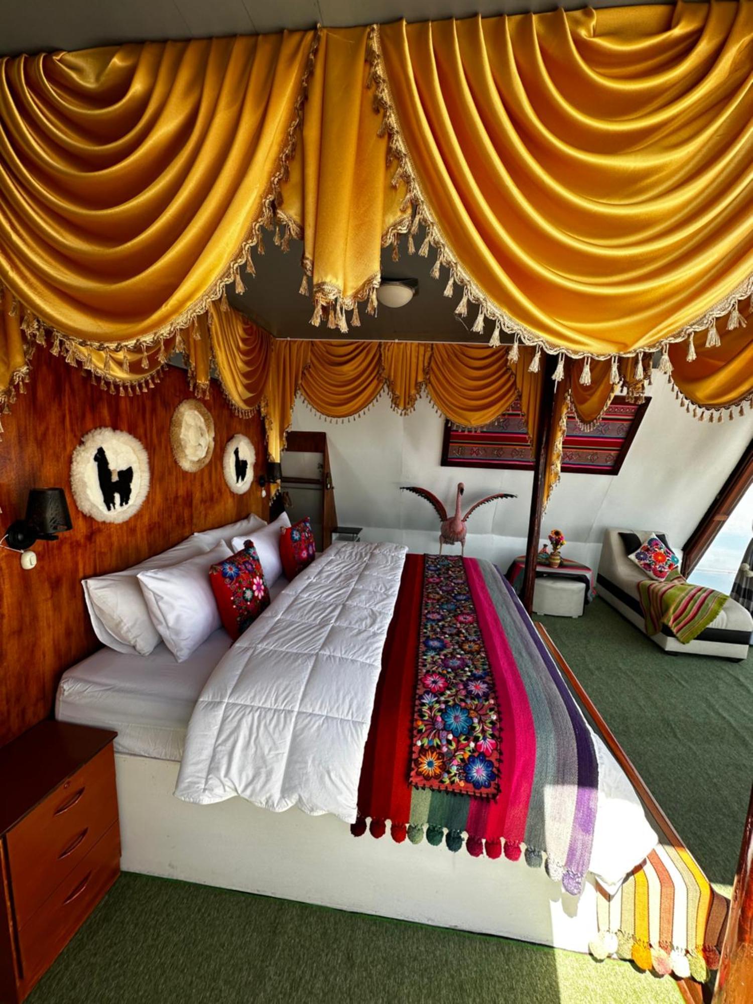 Uros Waliski Lodge Puno Eksteriør billede
