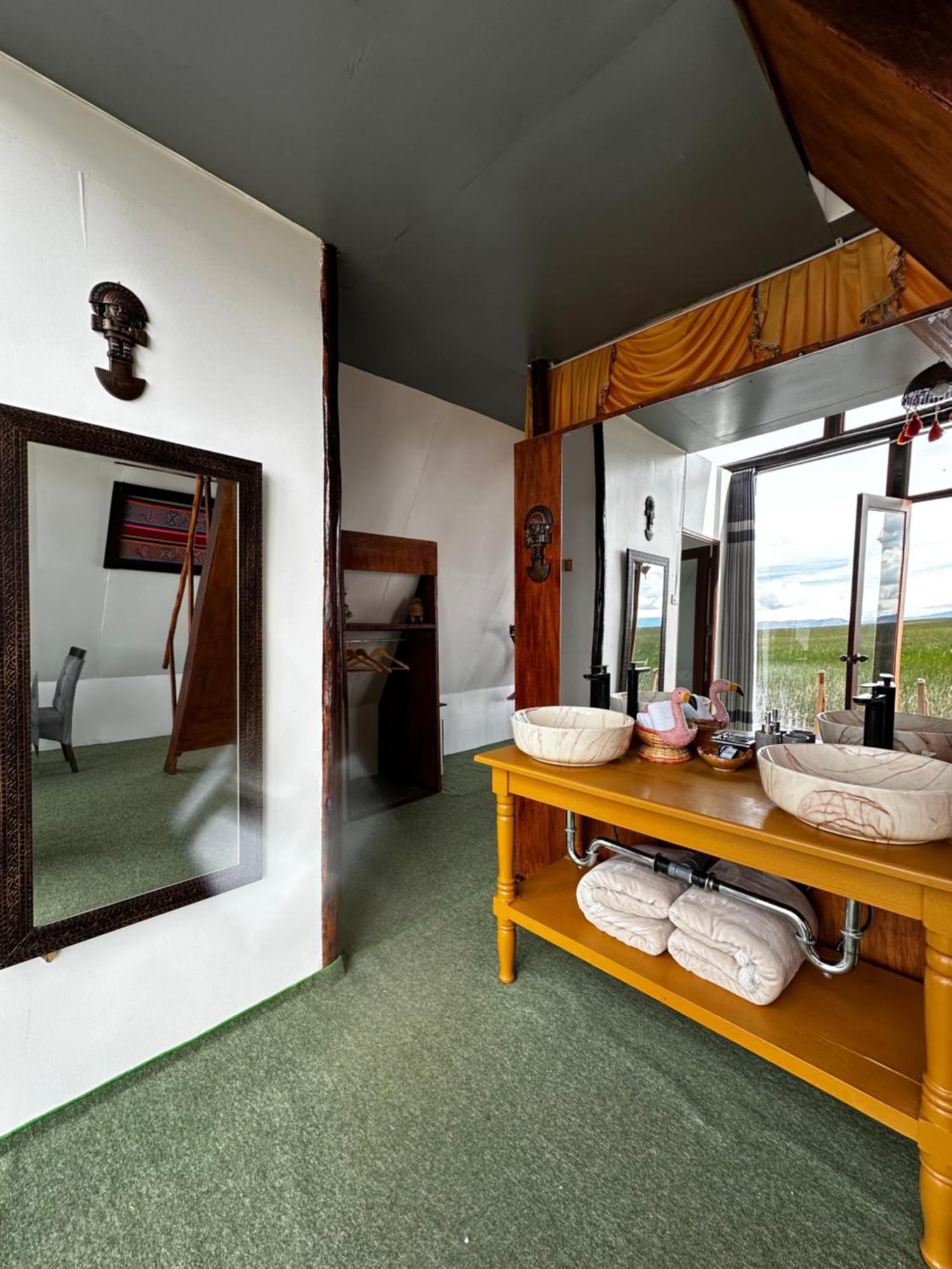 Uros Waliski Lodge Puno Eksteriør billede